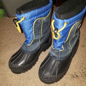 Size 2 snowboots